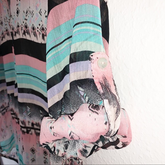 About A Girl Sheer 1/2 Button Geometric Print Top - Picture 4 of 6